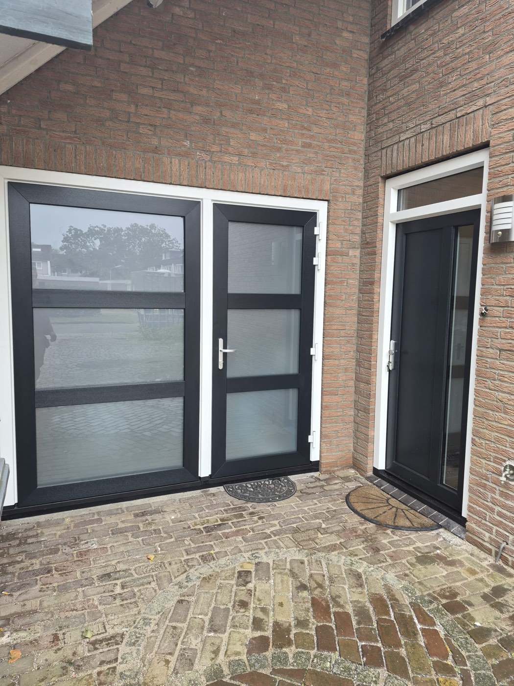 Dubbele deur en voordeur antraciet
