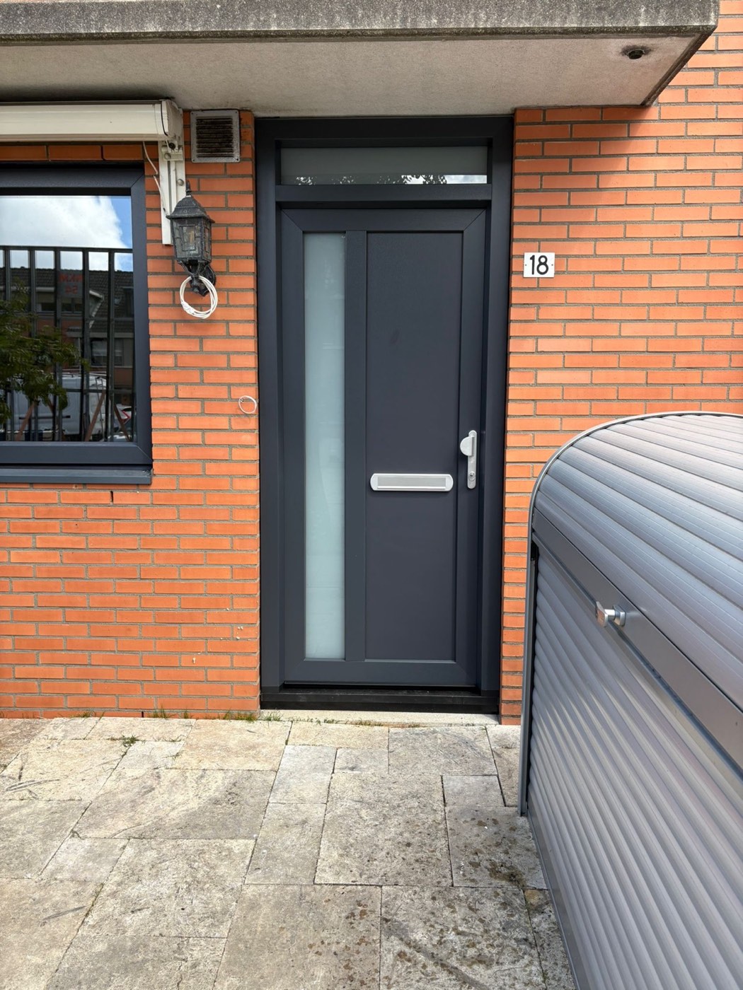 Voordeur antraciet met matglas