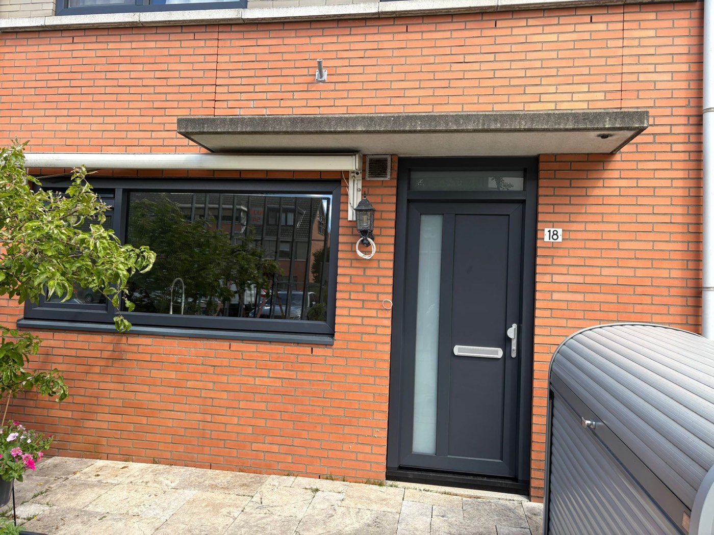 Raamkozijn en voordeur antraciet